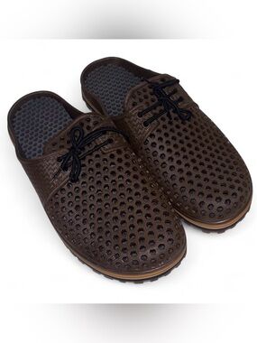 Men’s Slip-On Water Shoes Sz 11.5 (US) 45 (EU) Perforated Texture Clogs Beach